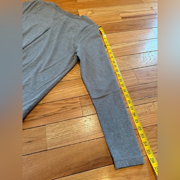 Lululemon Women’s Pleated Back Crew Neck Soft Sweatshirt Gray Size M? READ - Picture 10 of 13